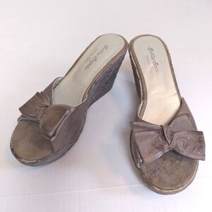 Sotto Sopra Italian Leather Bow Wedge Sandals 6.5